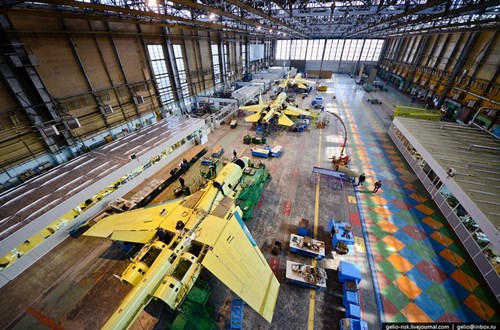 Theo chiến lược mới được công bố, từ nay đến năm 2020, nhà máy Sukhoi sẽ chế tạo tất cả 92 chiếc tiêm kích Su-34 và bàn giao cho Không quân Nga theo hợp đồng.